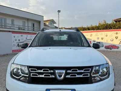 Usata Dacia Duster Ambiance 101 CV (74 kW) 2015 Bianco SUV
