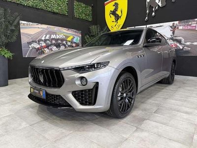 Usata Maserati Levante 250 CV (183 kW) 2021 Grigio nuvolari tristrato SUV