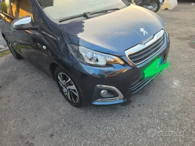 Usata Peugeot 108 Active 69 CV (50 kW) 2018 Bluazzurro Utilitaria