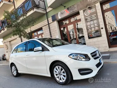 Usata Mercedes B180 109 CV (80 kW) 2018 Bianco Utilitaria