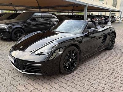 Usata Porsche 718 Boxster 300 CV (220 kW) 2018 Nero / metallizzato Cabrio