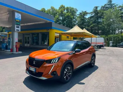 Usata Peugeot 2008 Allure 131 CV (96 kW) 2020 Arancione SUV