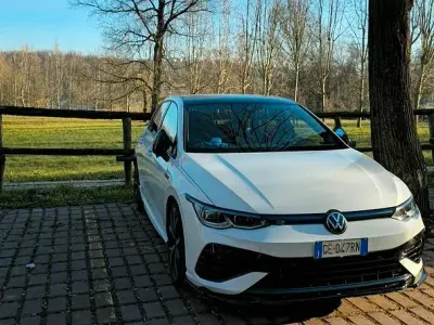 Usata VW Golf VIII R 320 CV (235 kW) 2021 Bianco Berlina