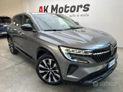 Usata Renault Austral Techno 131 CV (96 kW) 2023 Grigio SUV