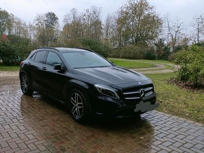 Mercedes GLA220