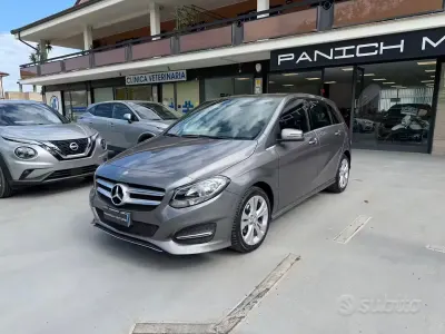 Käytetty Mercedes B180 109 HP (80 kW) 2016 Harmaa Tila-auto