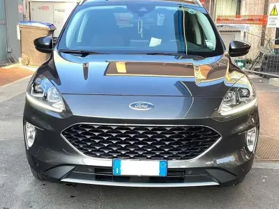 Usata Ford Kuga 120 CV (88 kW) 2021 Grigio SUV