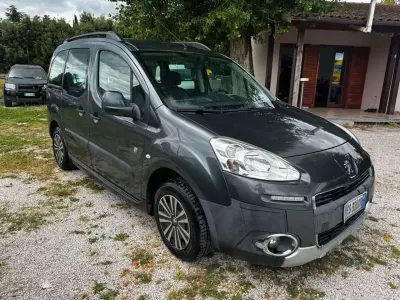 Usata Peugeot TePee Access 92 CV (67 kW) 2013 Grigio Furgone