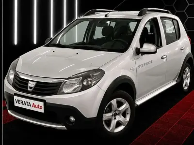 Usata Dacia Sandero Stepway 84 CV (61 kW) 2012 Argento Berlina