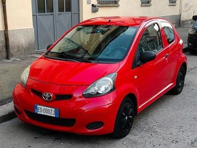 Usata Toyota Aygo 68 CV (50 kW) 2010 Rosso Utilitaria