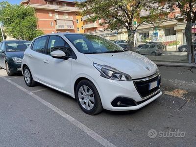 Usata Peugeot 208 Active 75 CV (55 kW) 2017 Bianco Utilitaria