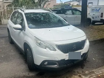 Usata Peugeot 2008 82 CV (60 kW) 2016 Bianco SUV