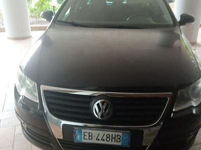 Usata VW Passat 105 CV (77 kW) 2010 Nero Station wagon