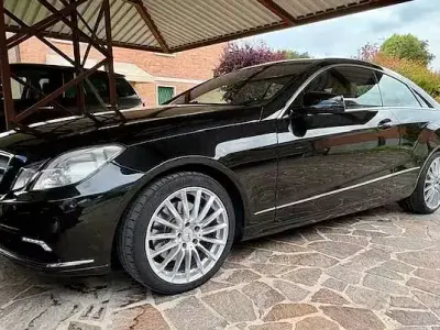 Usata Mercedes E350 265 CV (194 kW) 2011 Nero Coupé