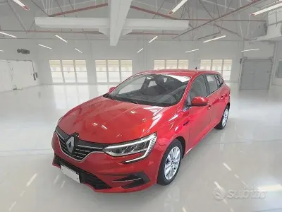 Usata Renault Mégane GrandTour Equilibre 115 CV (84 kW) 2023 Rosso Station wagon
