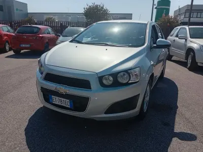 Usata Chevrolet Aveo LS 84 CV (61 kW) 2013 Argento Berlina