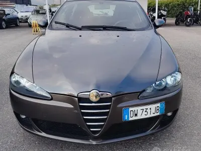 Usata Alfa Romeo 147 Progression 120 CV (88 kW) 2009 Grigio Utilitaria