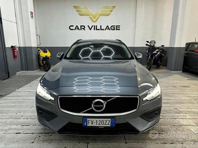 Usata Volvo V60 Business Edition 150 CV (110 kW) 2019 Grigio Station wagon