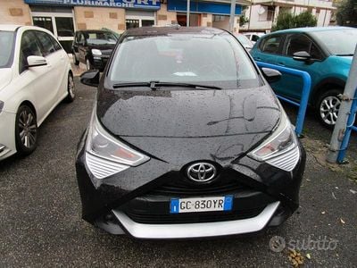 Usata Toyota Aygo Connect Style 72 CV (52 kW) 2020 Nero Utilitaria