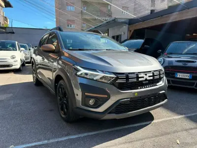 Nuova Dacia Sandero Extreme 101 CV (74 kW) 2026 Grigio scuro Berlina
