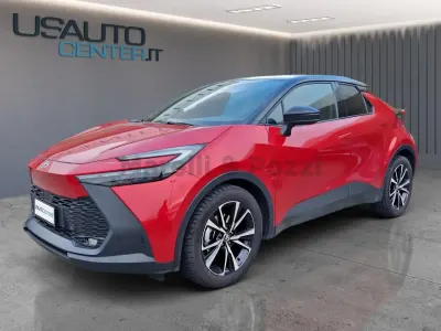 Usata Toyota C-HR Lounge 140 CV (102 kW) 2024 Rosso SUV