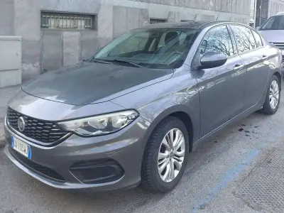Usata Fiat Tipo Opening Edition 95 CV (69 kW) 2017 Grigio Berlina