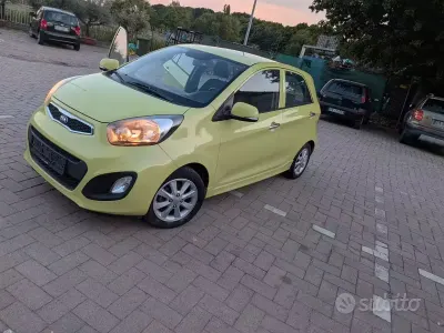 Usata Kia Picanto 67 CV (49 kW) 2014 Verde Utilitaria