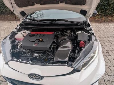 Usata Toyota Yaris 280 CV (205 kW) 2024 Bianco Berlina