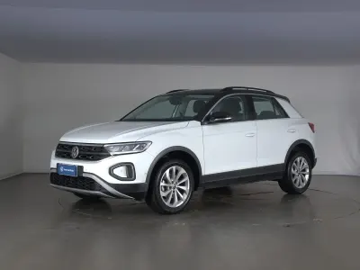 Usata VW T-Roc Life 110 CV (80 kW) 2022 Pure white deep black perlato SUV