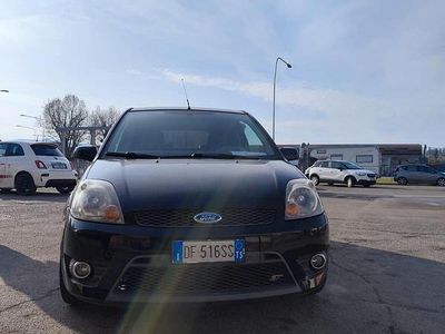 Usata Ford Fiesta ST 150 CV (110 kW) 2007 Nero Utilitaria