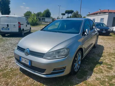 Käytetty VW Golf VII Highline 105 HP (77 kW) 2014 Harmaa Sedan