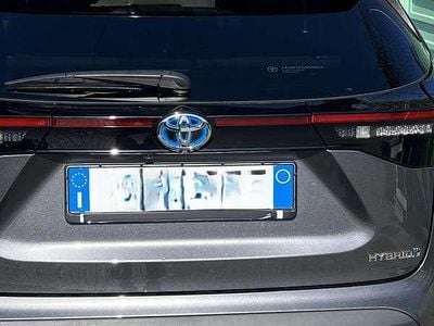 Grigio Usata 2023 Toyota Yaris Cross Lounge SUV | 24.000 € (Buon prezzo)