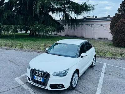 Käytetty Audi A1 Ambition 86 HP (63 kW) 2012 Valkoinen Viistoperä