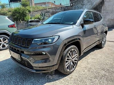 Occasion Jeep Compass Altitude 131 ch (96 kW) 2025 Gris SUV