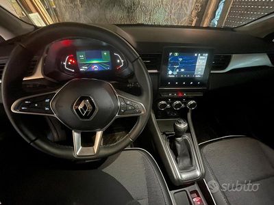 Usata Renault Captur 100 CV (73 kW) 2023 Blu SUV