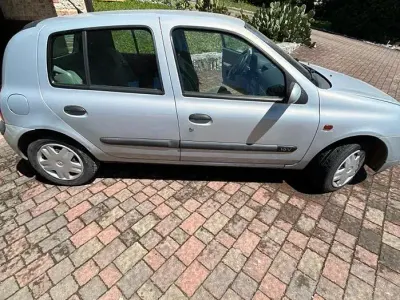 Usata Renault Clio II 48 CV (35 kW) 2002 Berlina