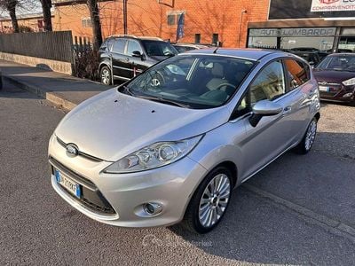 Usata Ford Fiesta 82 CV (60 kW) 2009 Grigio Utilitaria
