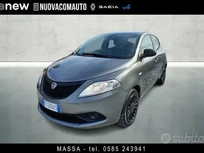 Usata Lancia Ypsilon 69 CV (50 kW) 2018 Grigio scuro Utilitaria