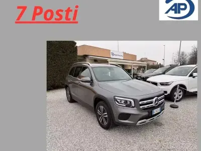 Käytetty Mercedes GLB180 Business 116 HP (85 kW) 2021 Harmaa Katumaasturi