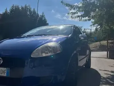 Usata Fiat Punto 90 CV (66 kW) 2009 Bluazzurro Utilitaria