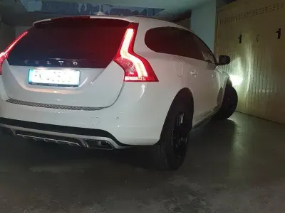 Usata Volvo V60 CC 150 CV (110 kW) 2017 Bianco Station wagon