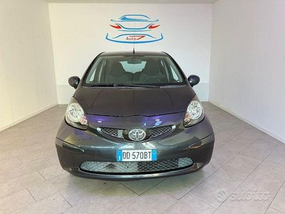Usata Toyota Aygo Sol 67 CV (49 kW) 2006 Grigio Utilitaria