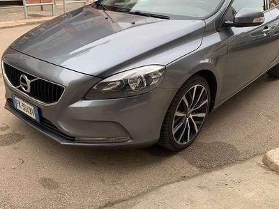 Usata 2017 Volvo V40 Business Edition Berlina | 10.500 € (Molto cara)