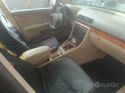 Usata Audi A4 130 CV (95 kW) 2004 Nero Station wagon