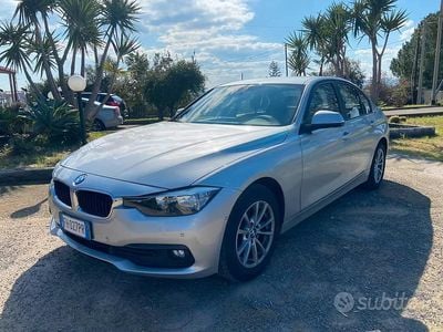 Usata BMW 318 2017 Grigio Berlina