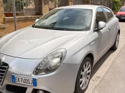 Usata Alfa Romeo Giulietta 175 CV (128 kW) 2014 Grigio Utilitaria
