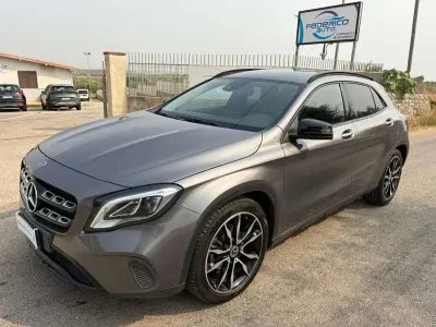 Usata Mercedes GLA180 109 CV (80 kW) 2017 Other SUV