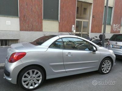 Usata Peugeot 207 CC 70 CV (51 kW) 2009 Grigio Cabrio