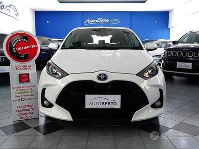 Usata Toyota Yaris Hybrid Business Edition 116 CV (85 kW) 2021 Bianco Utilitaria