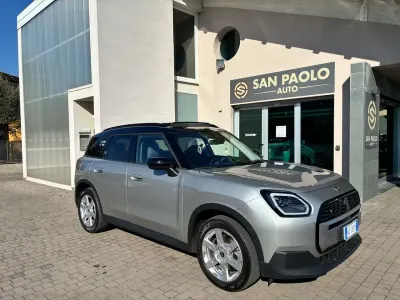 Usata Mini Cooper Countryman Favoured 156 CV (114 kW) 2025 Argento SUV